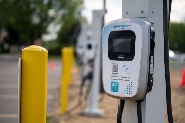 Gas Stations Add Public DC Fast Charging
